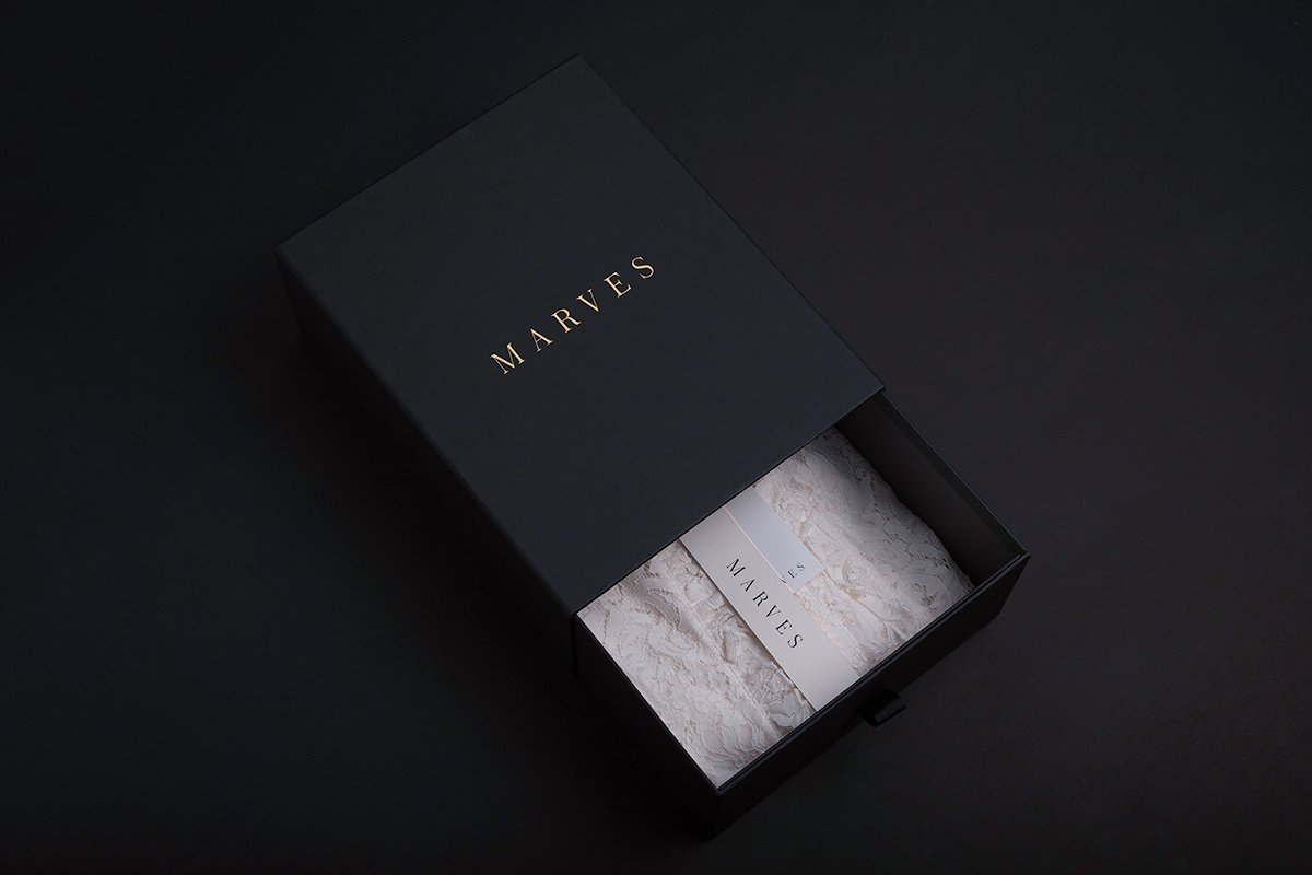 深圳品牌設(shè)計(jì)  深圳品牌策劃  MARVES女性時(shí)尚服裝品牌形象設(shè)計(jì)  服裝設(shè)計(jì)
