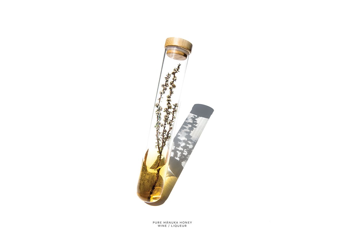 MānukaHoney蜂蜜風(fēng)味葡萄酒品牌包裝設(shè)計(jì)欣賞，葡萄酒品牌，酒品牌設(shè)計(jì)，酒品牌策劃，酒品牌全案策劃，酒品牌形象塑造，深圳品牌設(shè)計(jì)，深圳品牌策劃，深圳品牌全案策劃，深圳品牌形象塑造，左右格局