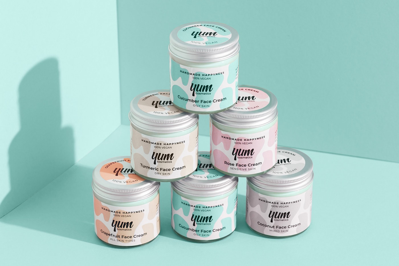Yum高級手工零售化妝品精品店品牌VI設計，化妝品VI設計，高端VI設計，品牌視覺設計，深圳VI設計，左右格局