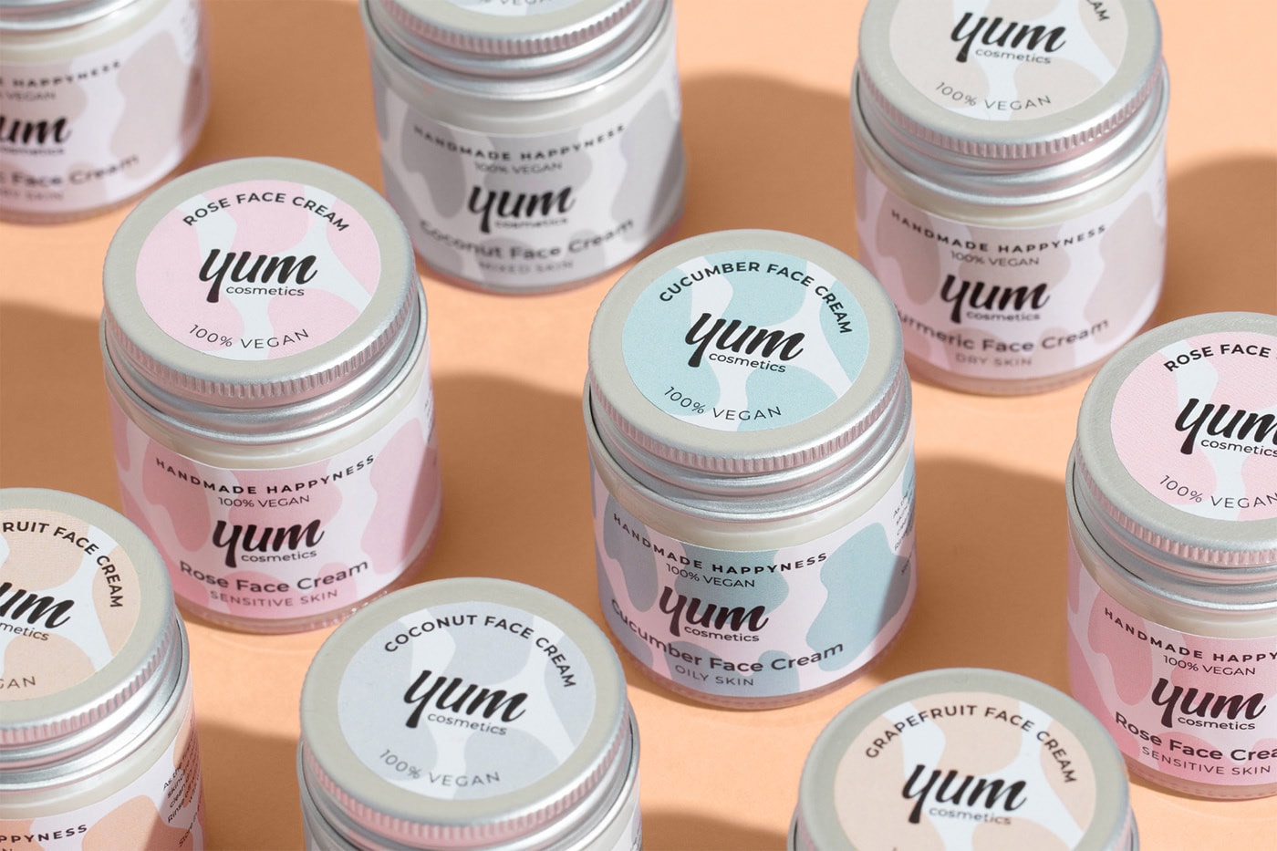 Yum高級手工零售化妝品精品店品牌VI設計，化妝品VI設計，高端VI設計，品牌視覺設計，深圳VI設計，左右格局